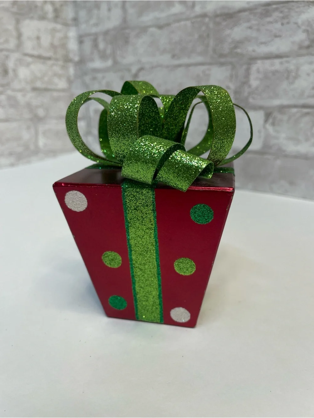 Vintage Pier 1 Glitter Polka Dot Present Bow Metal Rare HTF Red Christmas